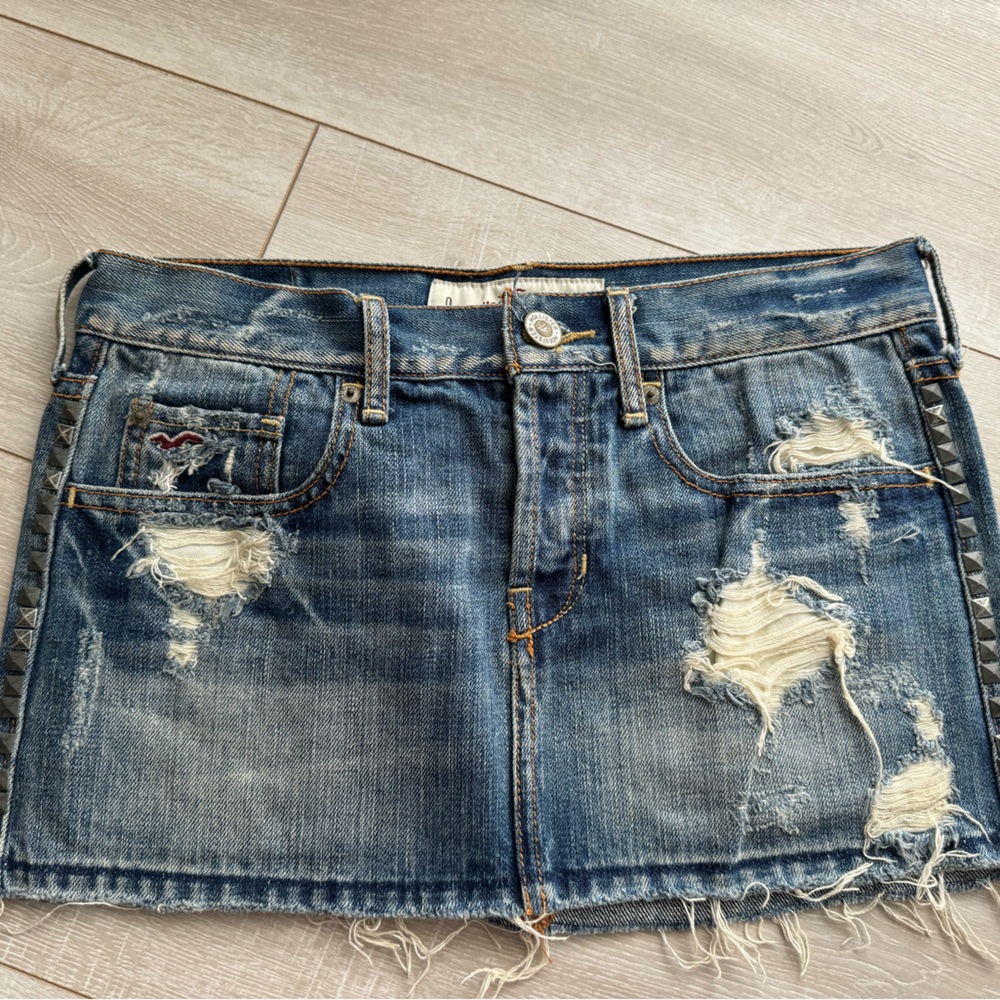 HOLLISTER  distressed jeans mini skirt size W 24/ 0